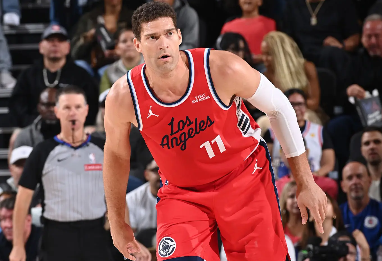 AG体育官方-偏不信邪！才坐了几场板凳快船又让内线老将回到了轮换阵容中？